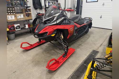 2025 Lynx Rave RE 600R E-TEC Ice Ripper XT 1.5 M.S. / E.S. w/ 10 in suamico WI
