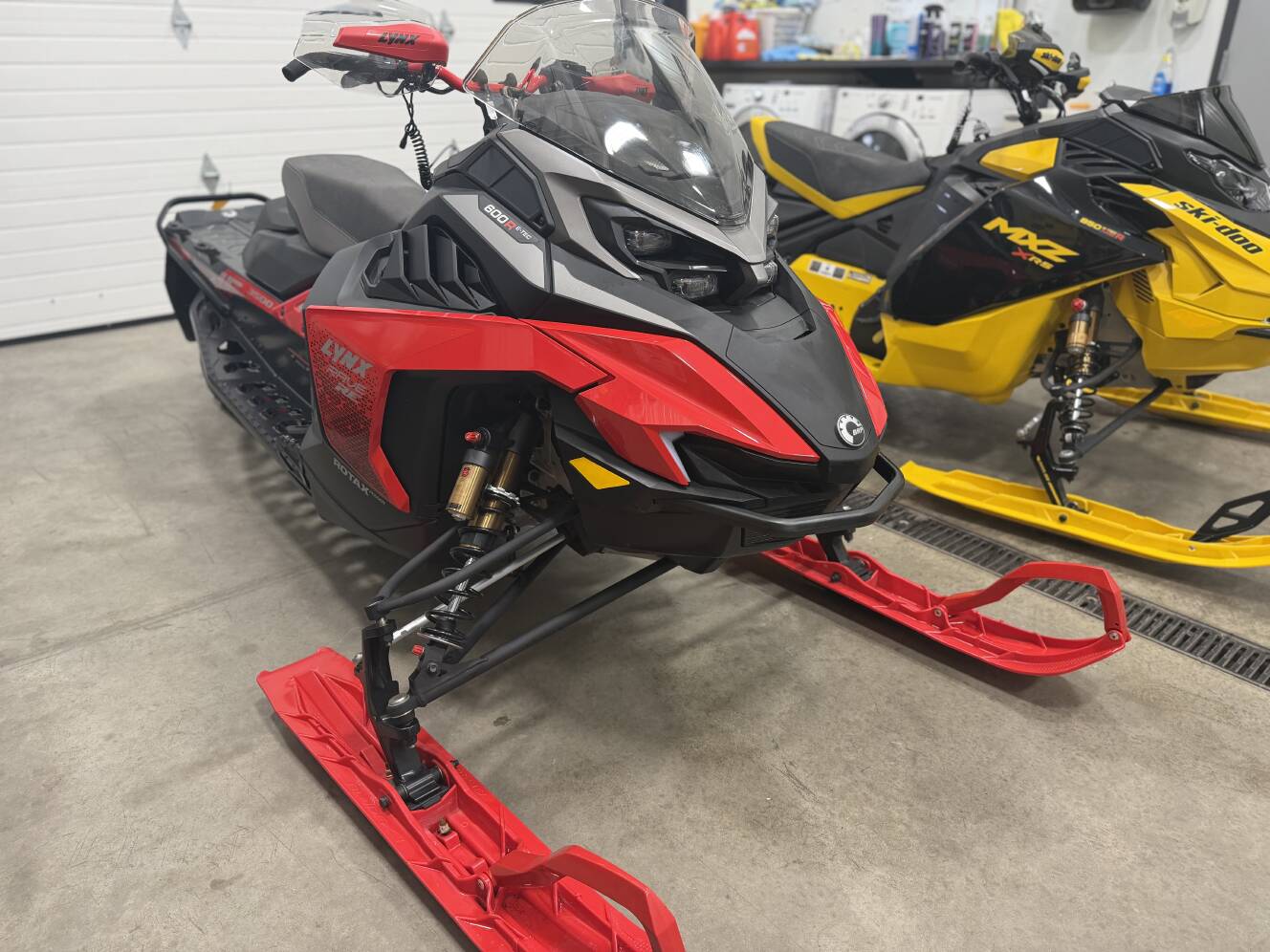A photo of this 2025 Lynx Rave RE 600R E-TEC Ice Ripper XT 1.5 M.S. / E.S. w/ 10