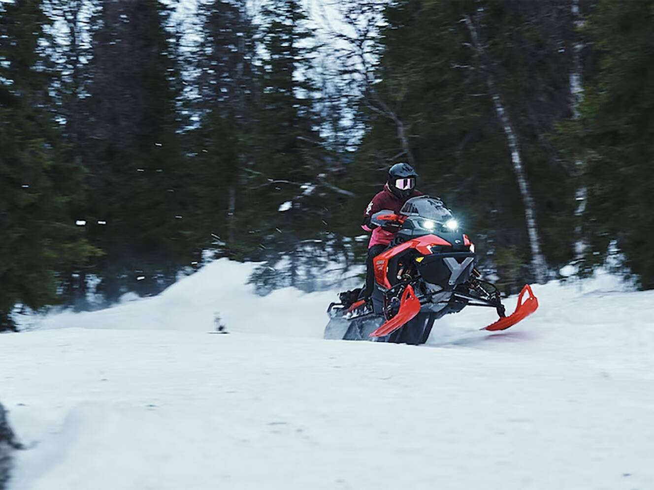 A photo of this 2025 Lynx Rave RE 600R E-TEC Ice Ripper XT 1.5 M.S. / E.S. w/ 10