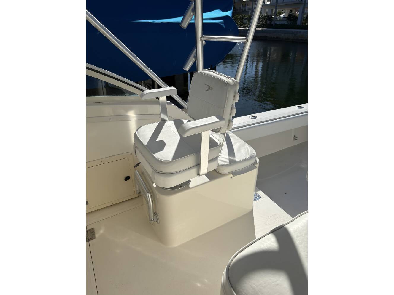 A photo of this 2005 Albermarle 280 EXPRESS FISHERMAN WITH TOWER