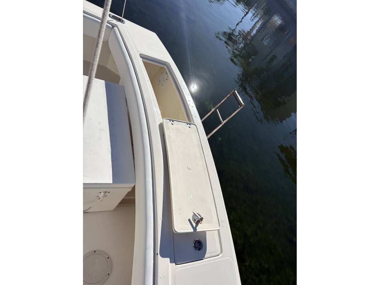 A photo of this 2005 Albermarle 280 EXPRESS FISHERMAN WITH TOWER