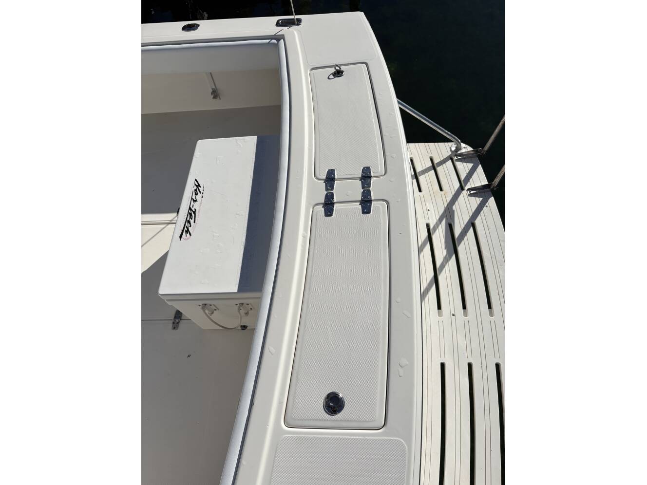 A photo of this 2005 Albermarle 280 EXPRESS FISHERMAN WITH TOWER