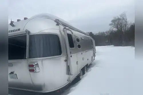 2021 Airstream GLOBETROTTER 25FBQ