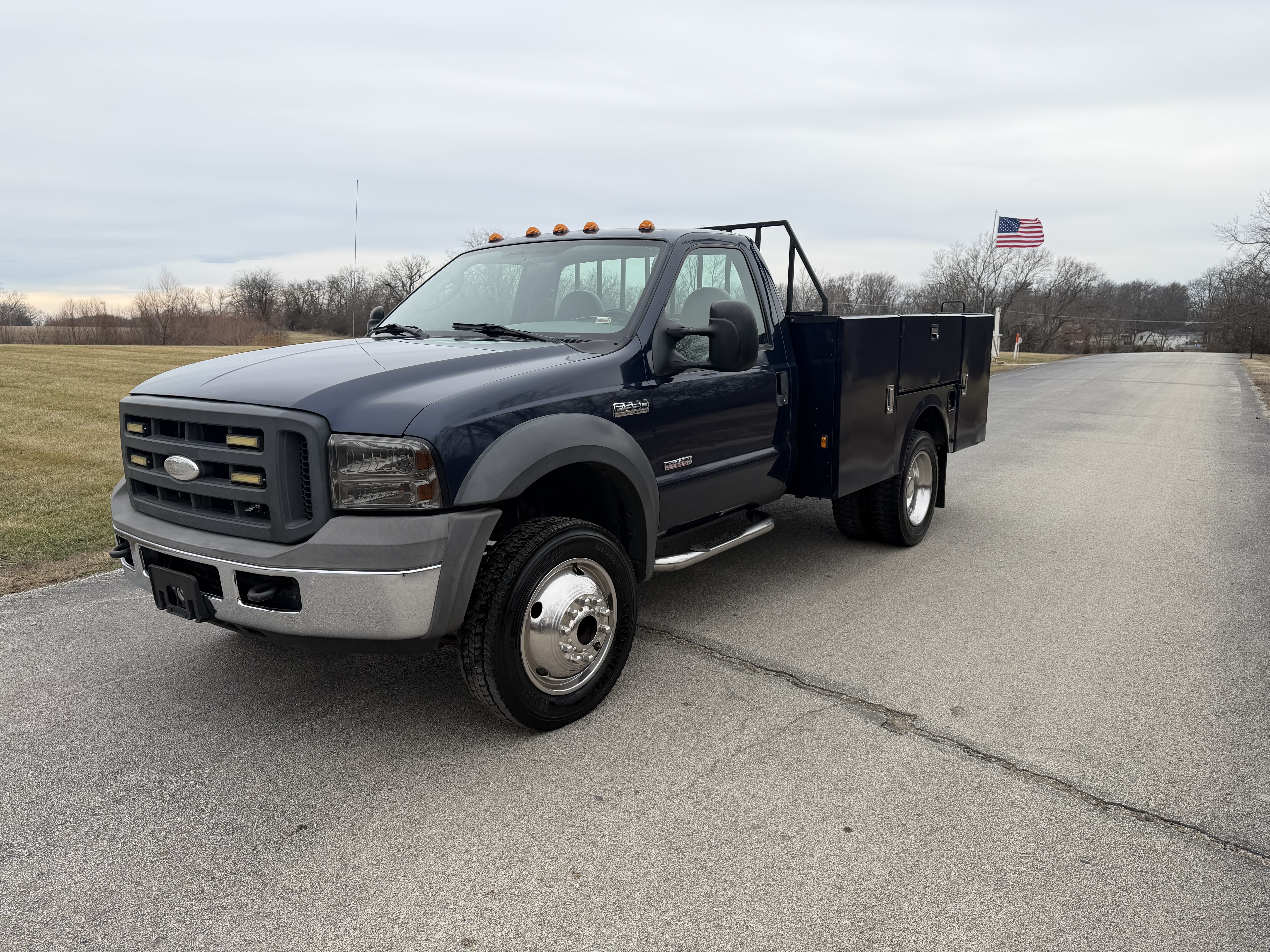 2005 FORD F550 XL XL in Belton, MO