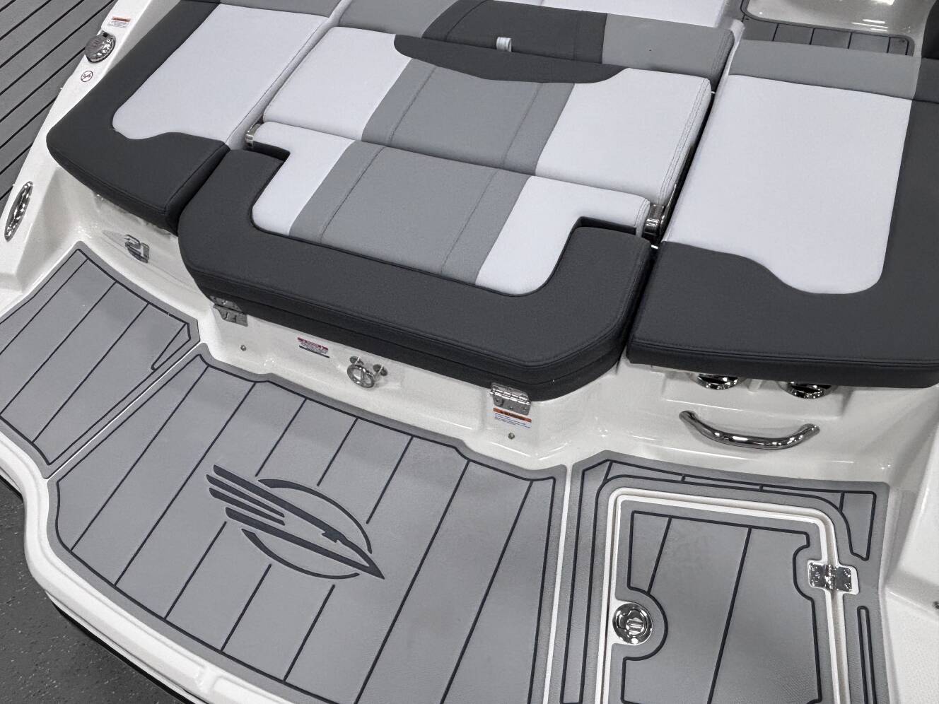 A photo of this 2026 Chaparral 21 SSI SPORT