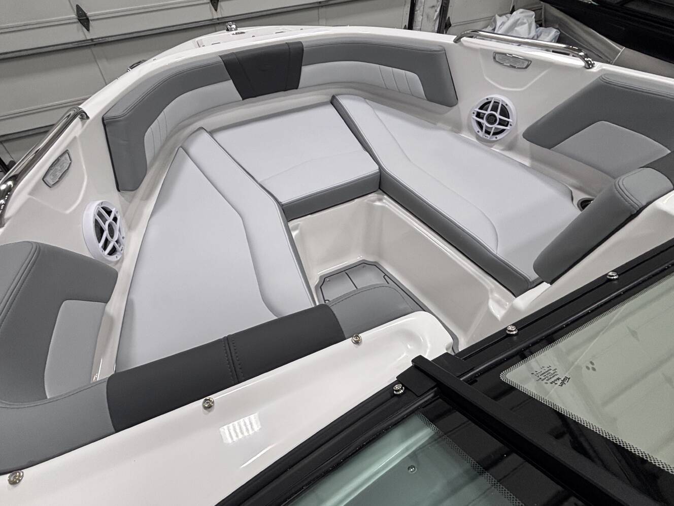 A photo of this 2026 Chaparral 21 SSI SPORT