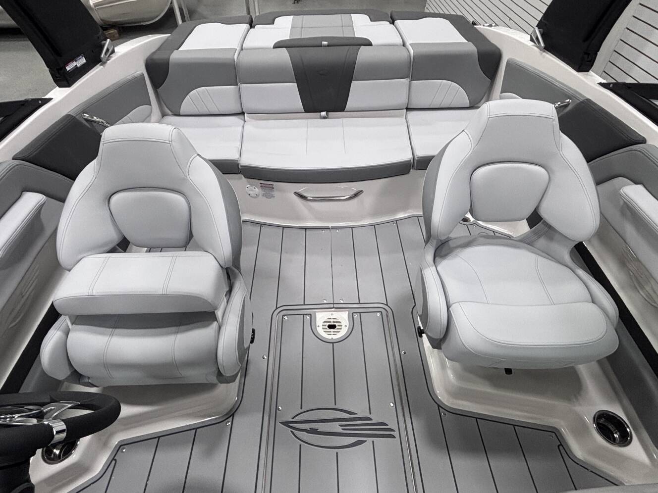 A photo of this 2026 Chaparral 21 SSI SPORT