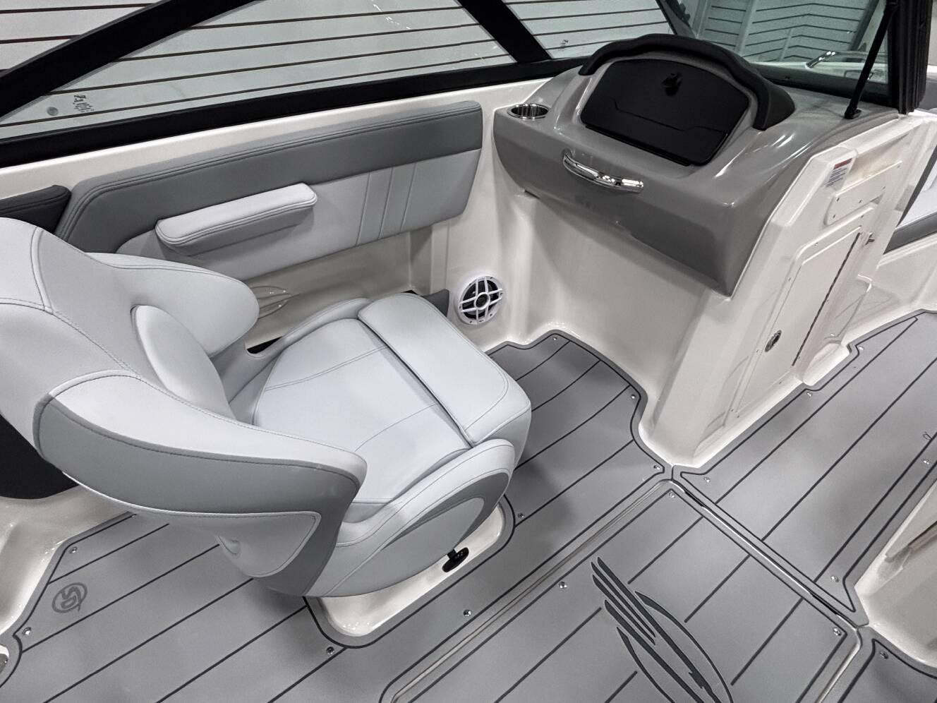 A photo of this 2026 Chaparral 21 SSI SPORT