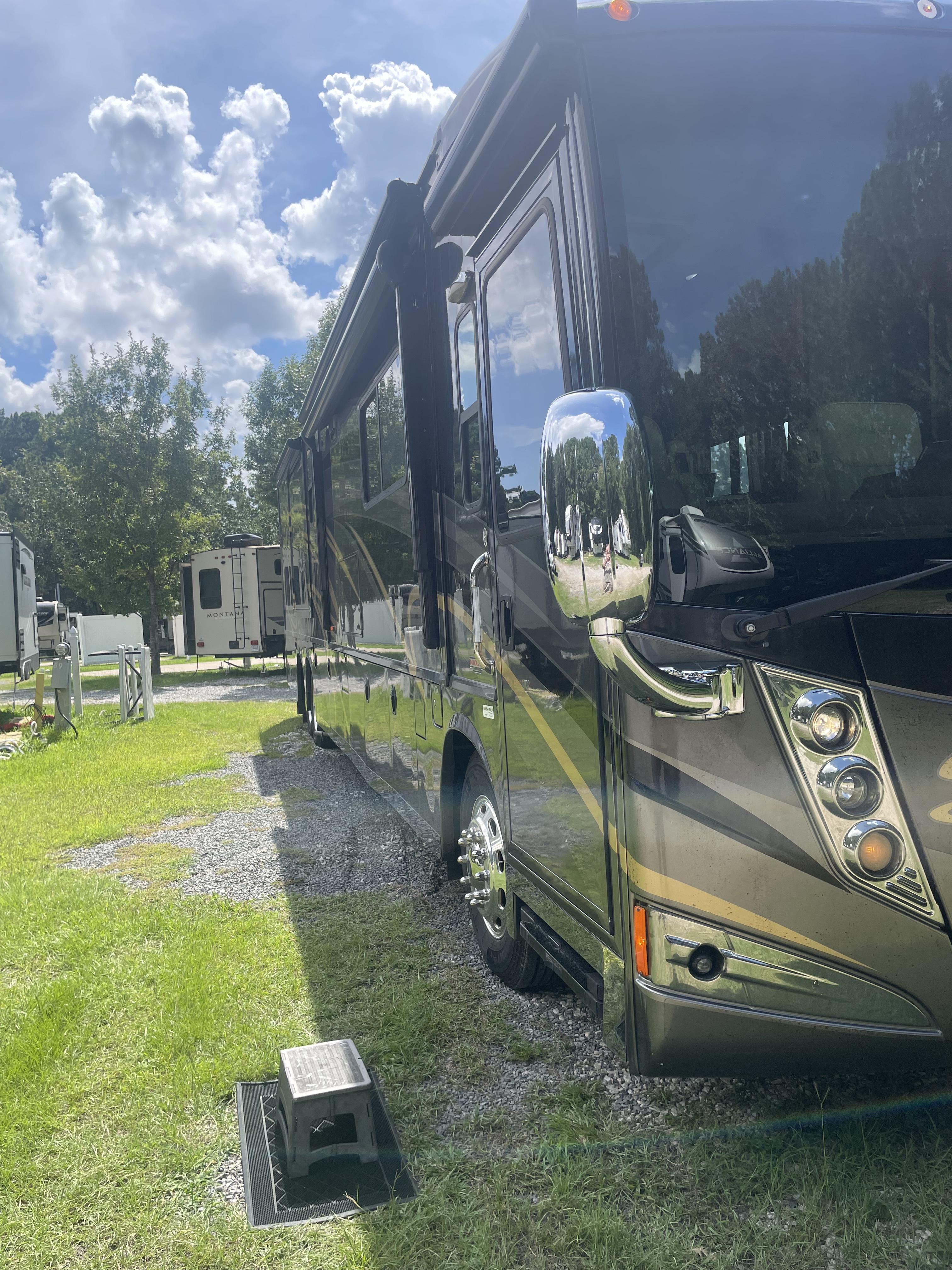 2011 Winnebago TOUR 42QD in gulfport MS