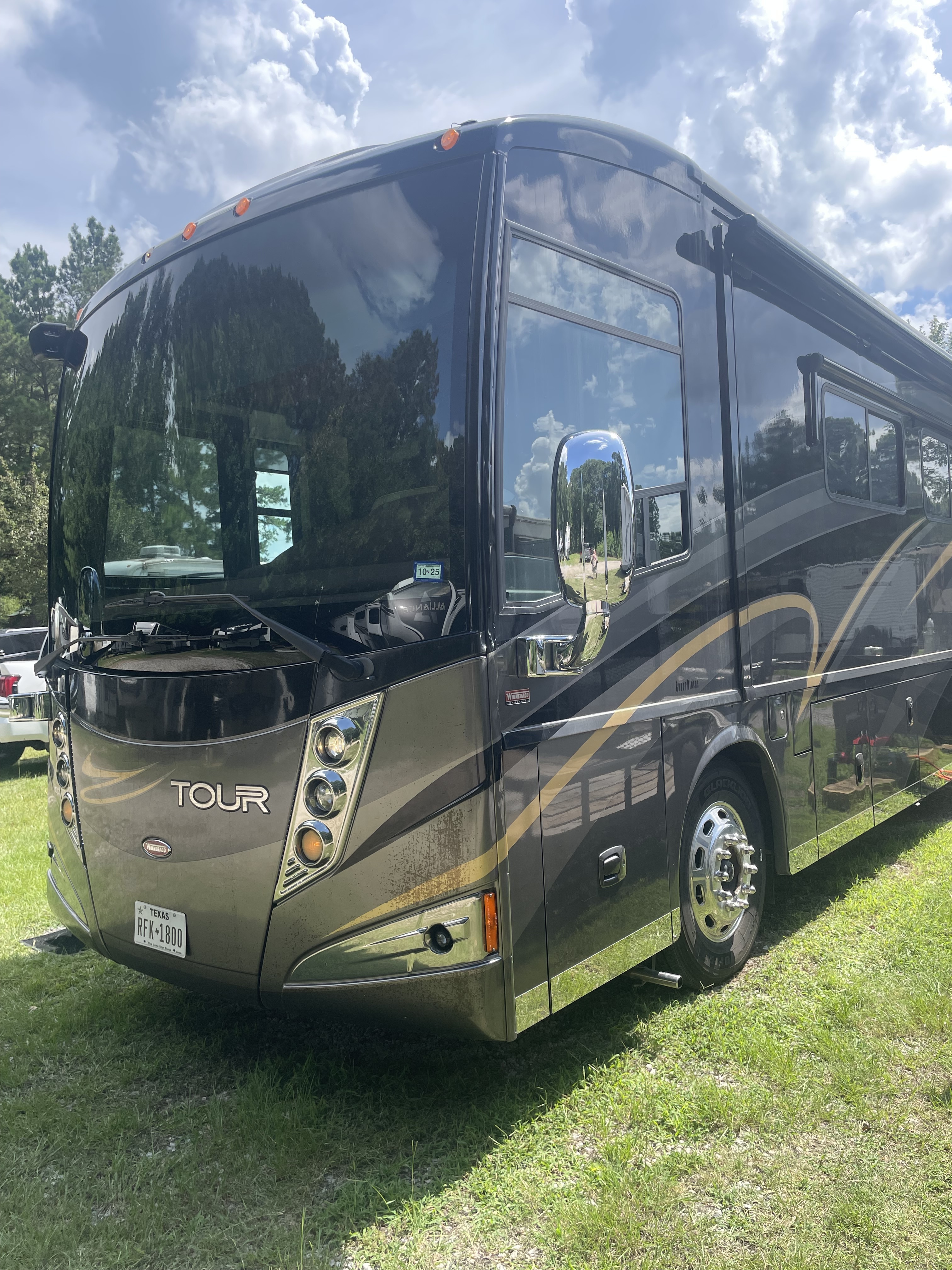 2011 Winnebago TOUR 42QD in gulfport MS