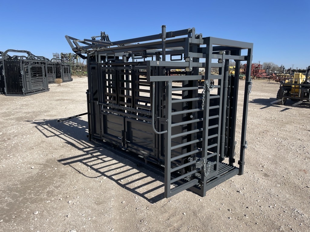 2026 Cattle Pro TM11 Squeeze Chute in Seminole, TX