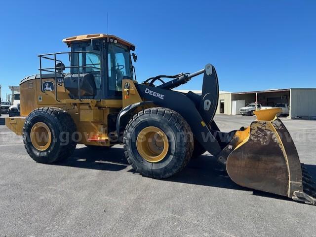2021 JOHN DEERE 724P Backhoe