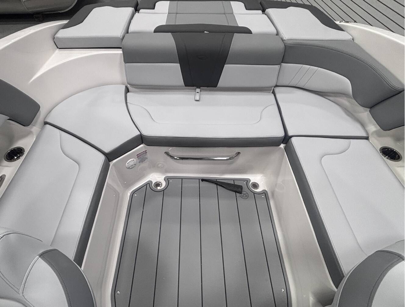 A photo of this 2026 Chaparral 23 SSI SPORT