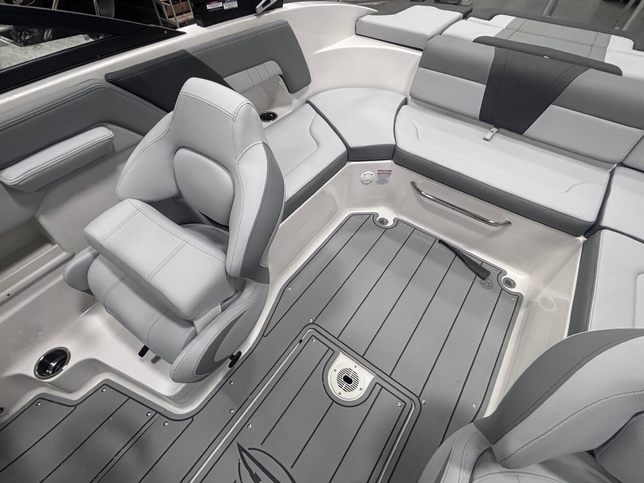 A photo of this 2026 Chaparral 23 SSI SPORT