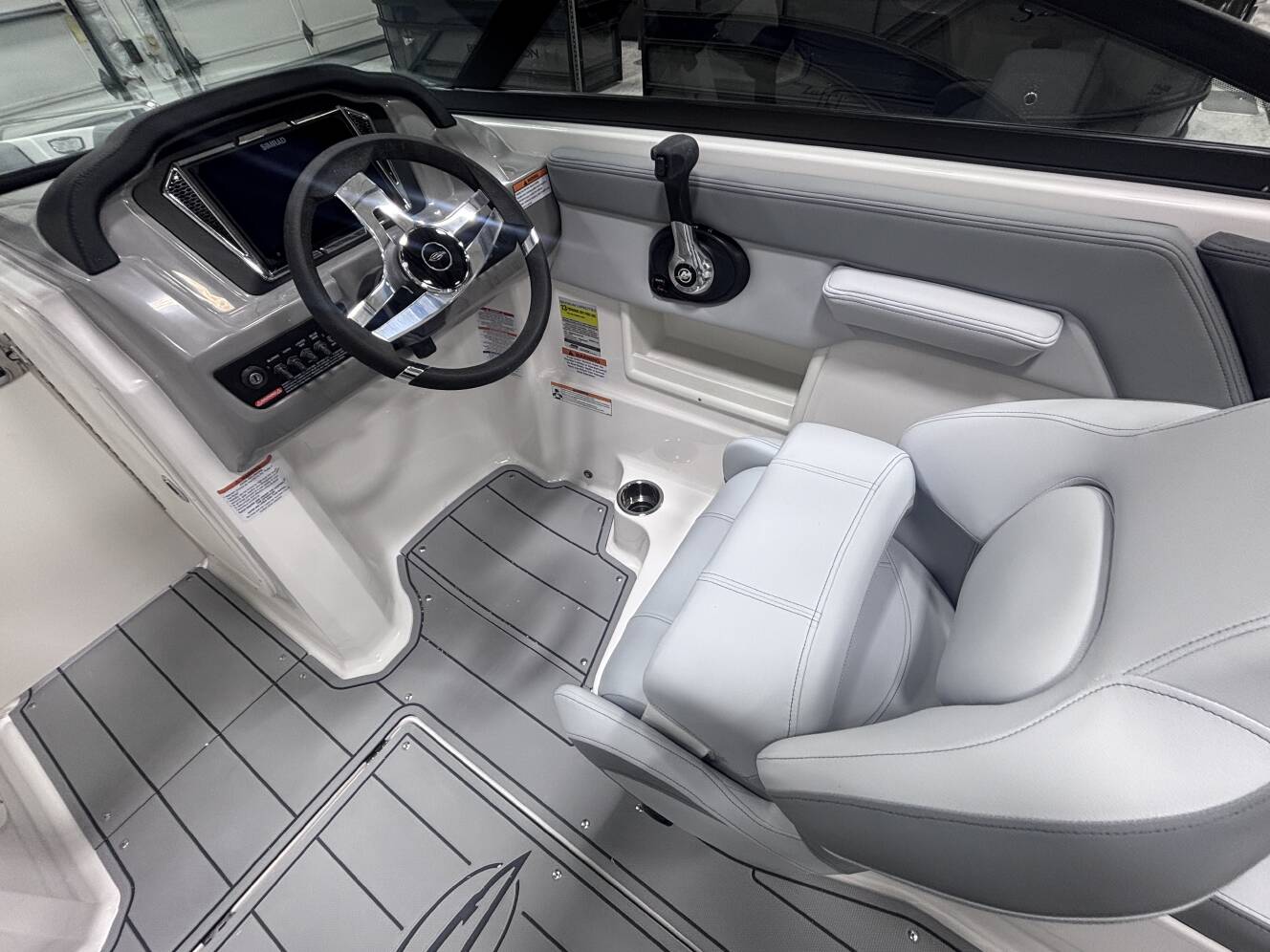 A photo of this 2026 Chaparral 23 SSI SPORT