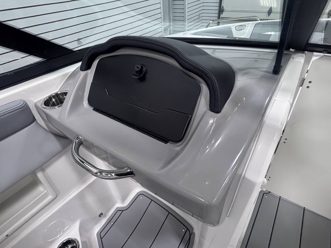 A photo of this 2026 Chaparral 23 SSI SPORT