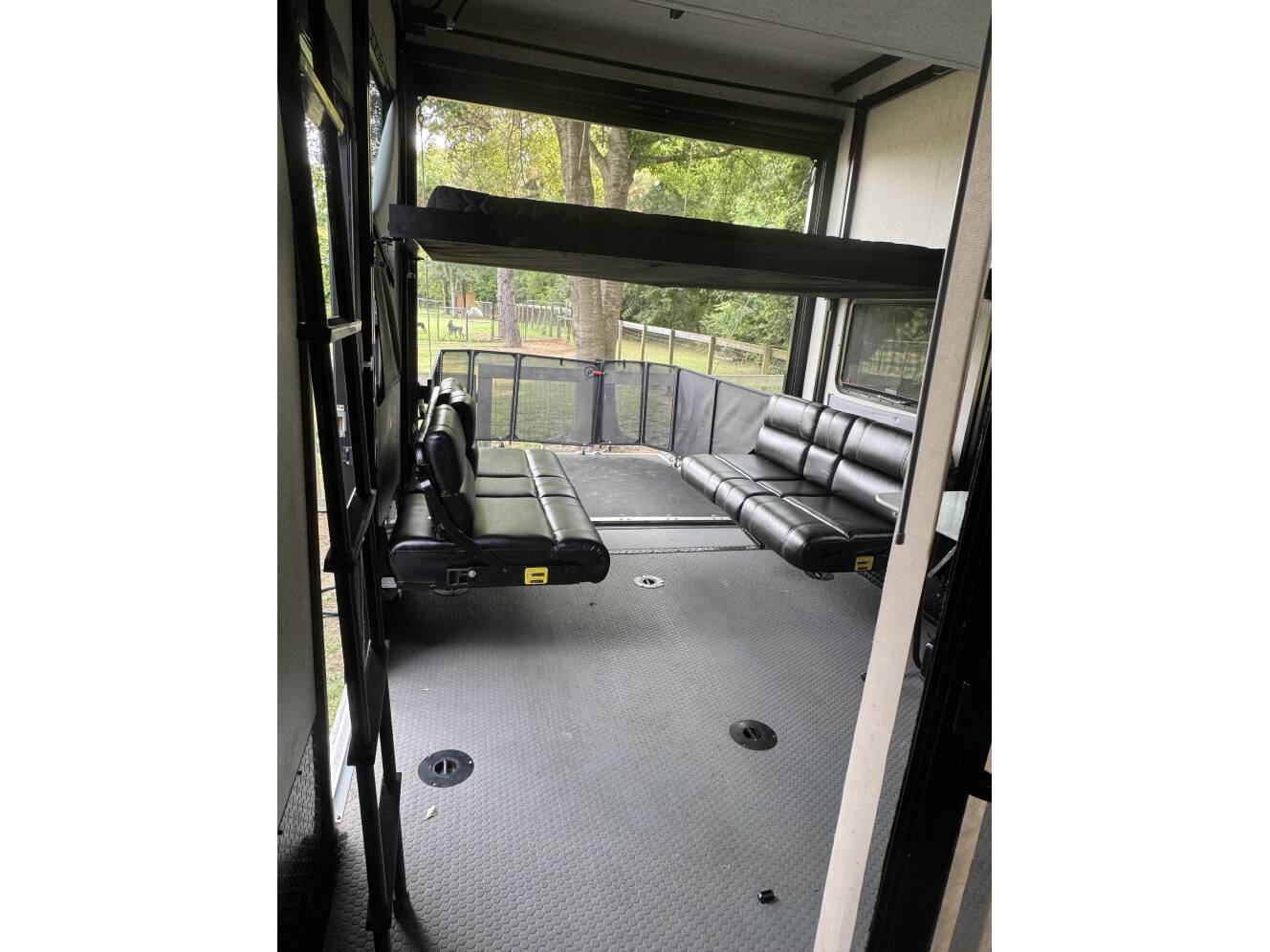 A photo of this 2018 Keystone CARBON 364