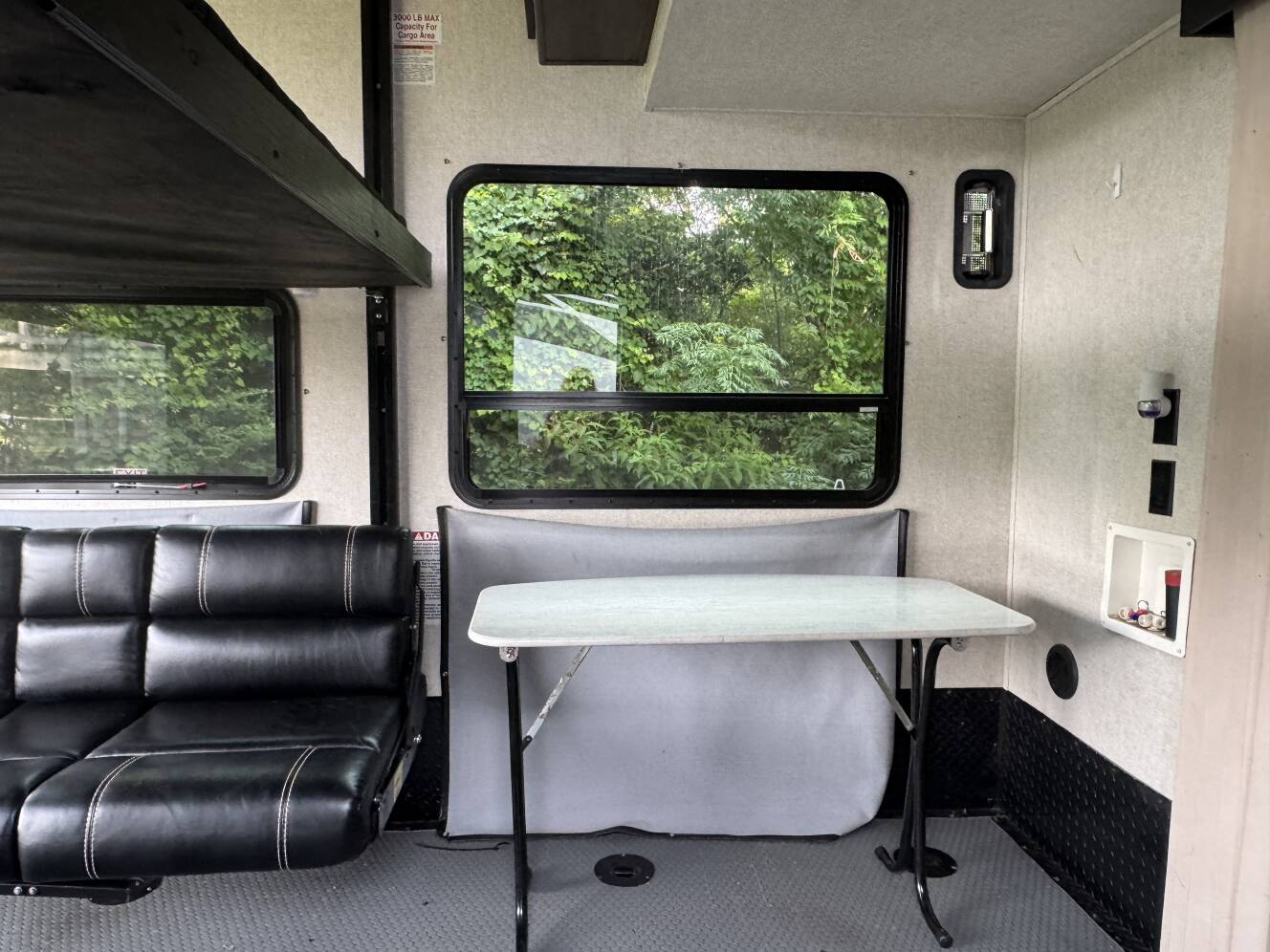 A photo of this 2018 Keystone CARBON 364