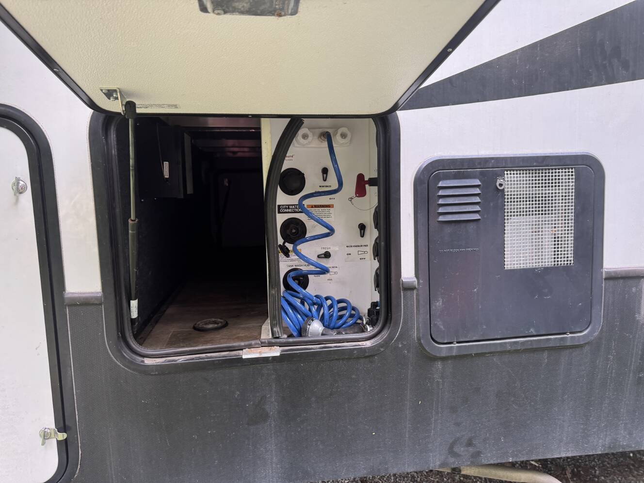 A photo of this 2018 Keystone CARBON 364
