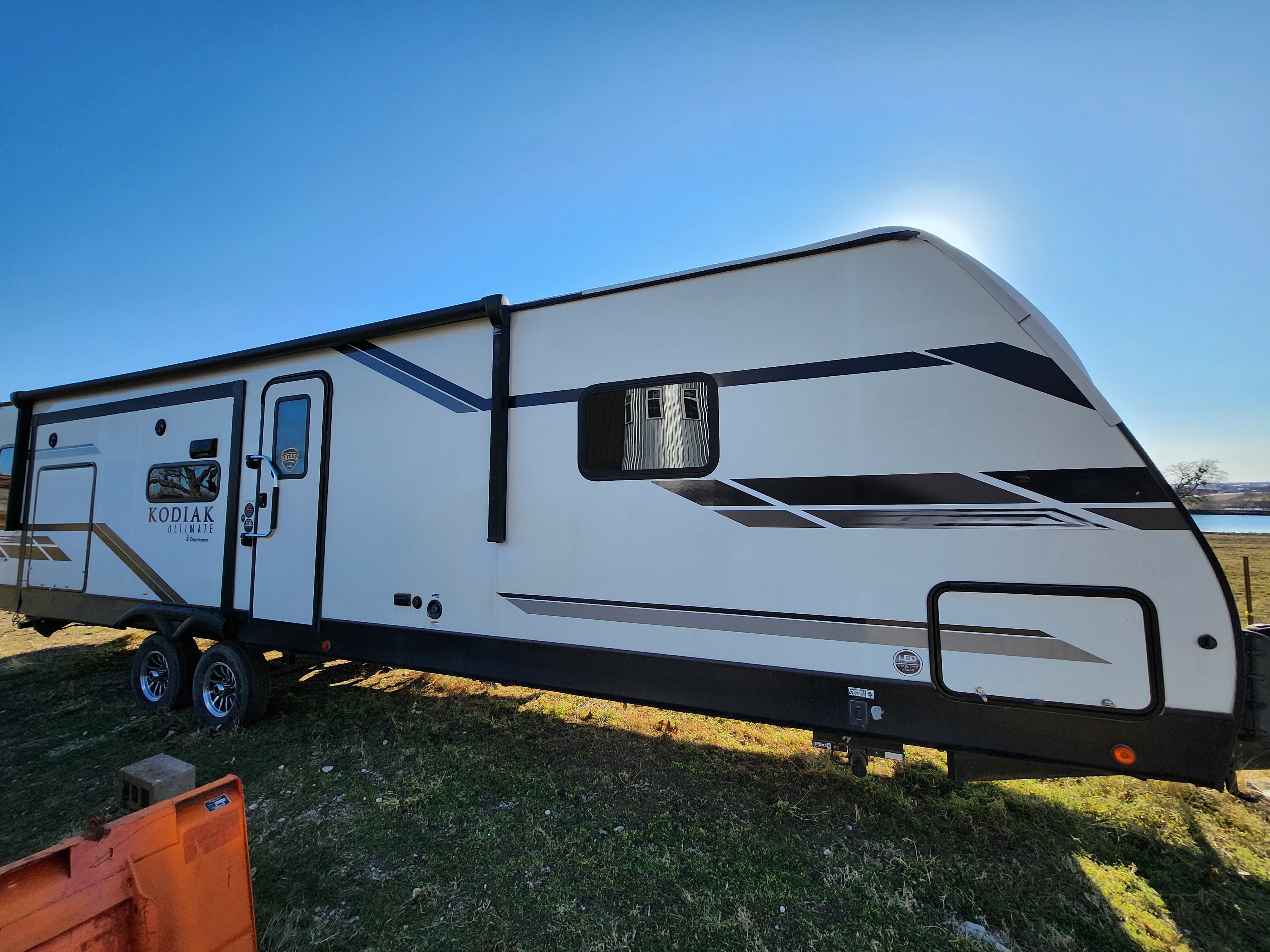 2021 Dutchmen KODIAK ULTIMATE 3221RLSL RV