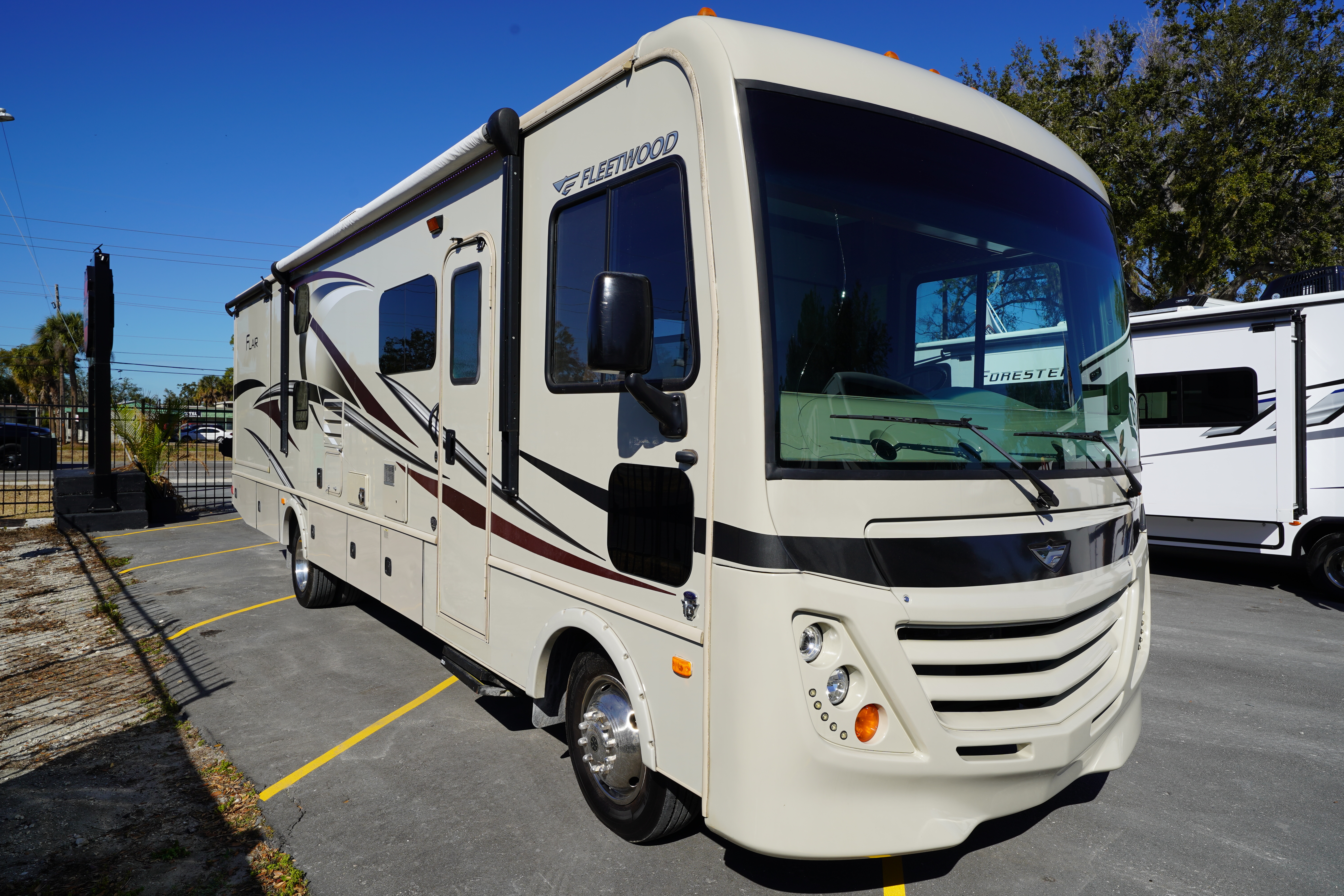 2017 Fleetwood FLAIR 31E Skoolie RV