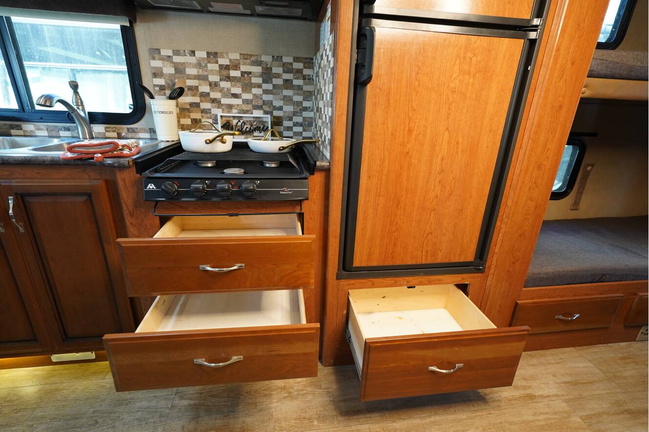 A photo of this 2017 Fleetwood FLAIR 31E