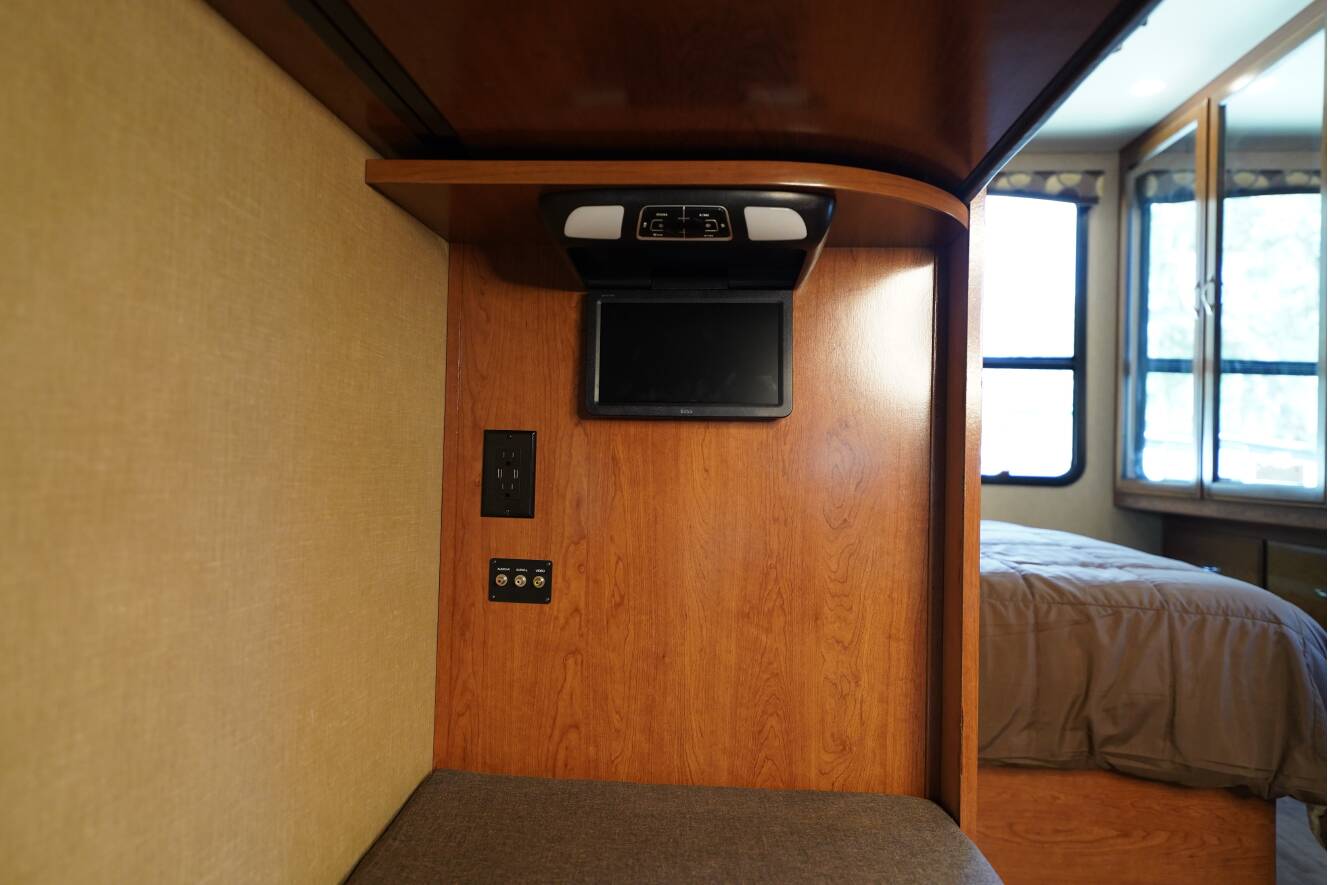 A photo of this 2017 Fleetwood FLAIR 31E