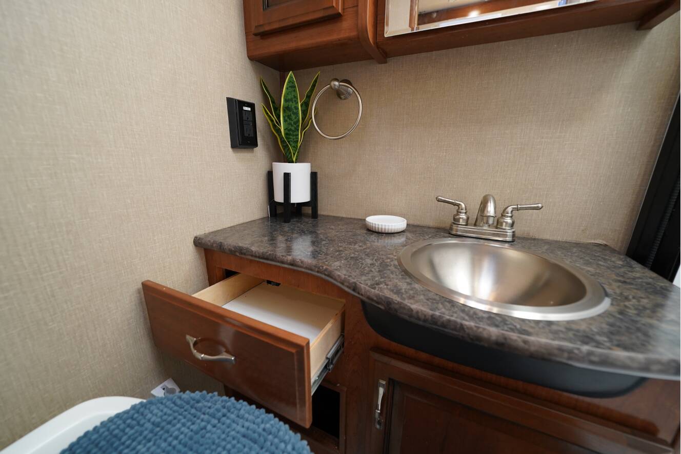 A photo of this 2017 Fleetwood FLAIR 31E