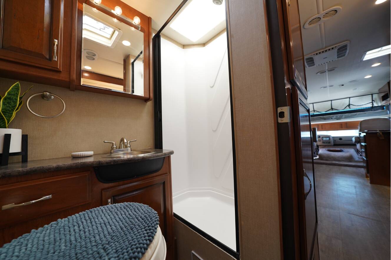 A photo of this 2017 Fleetwood FLAIR 31E