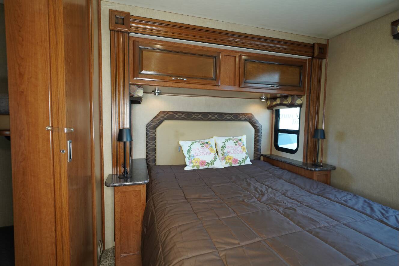 A photo of this 2017 Fleetwood FLAIR 31E
