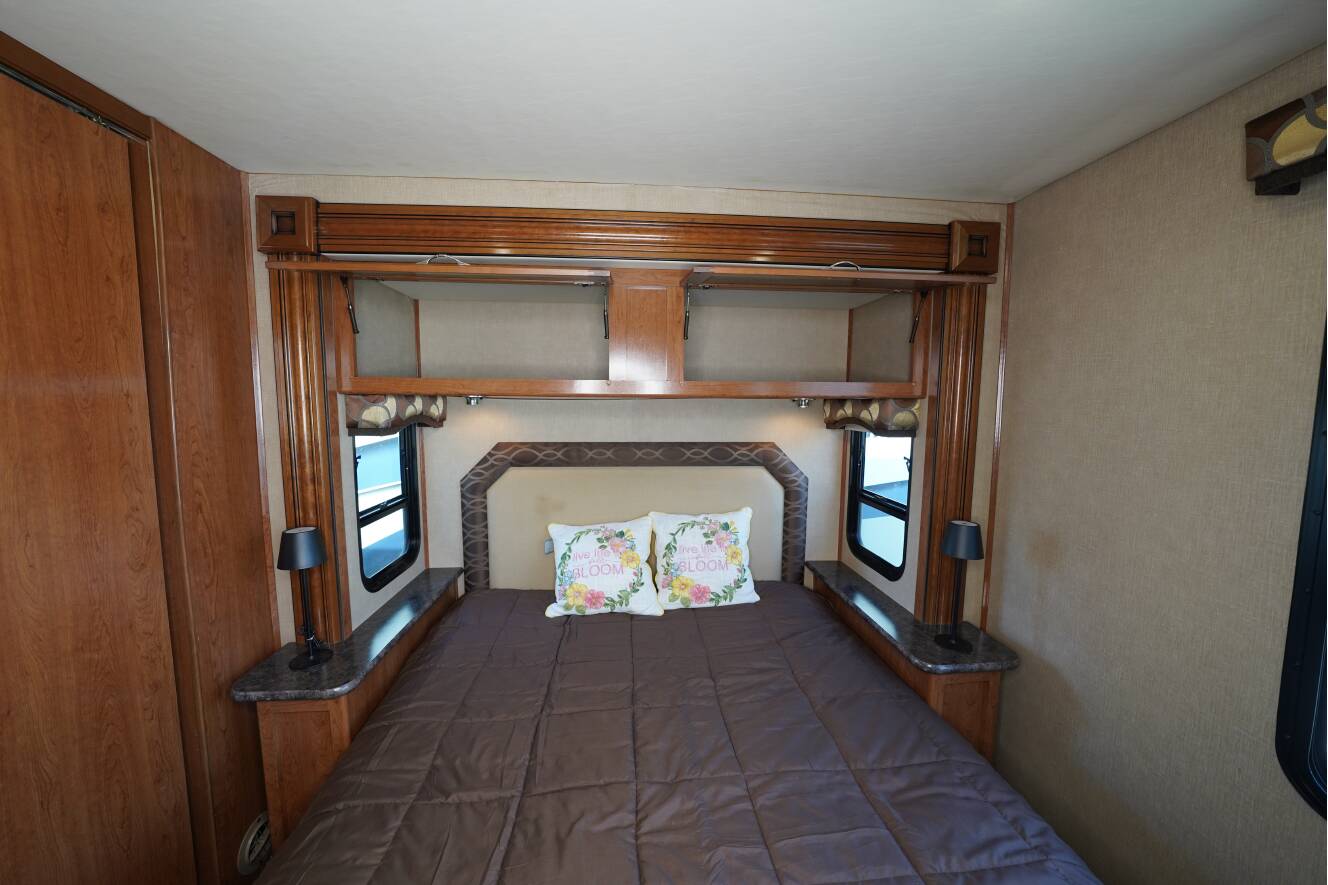 A photo of this 2017 Fleetwood FLAIR 31E