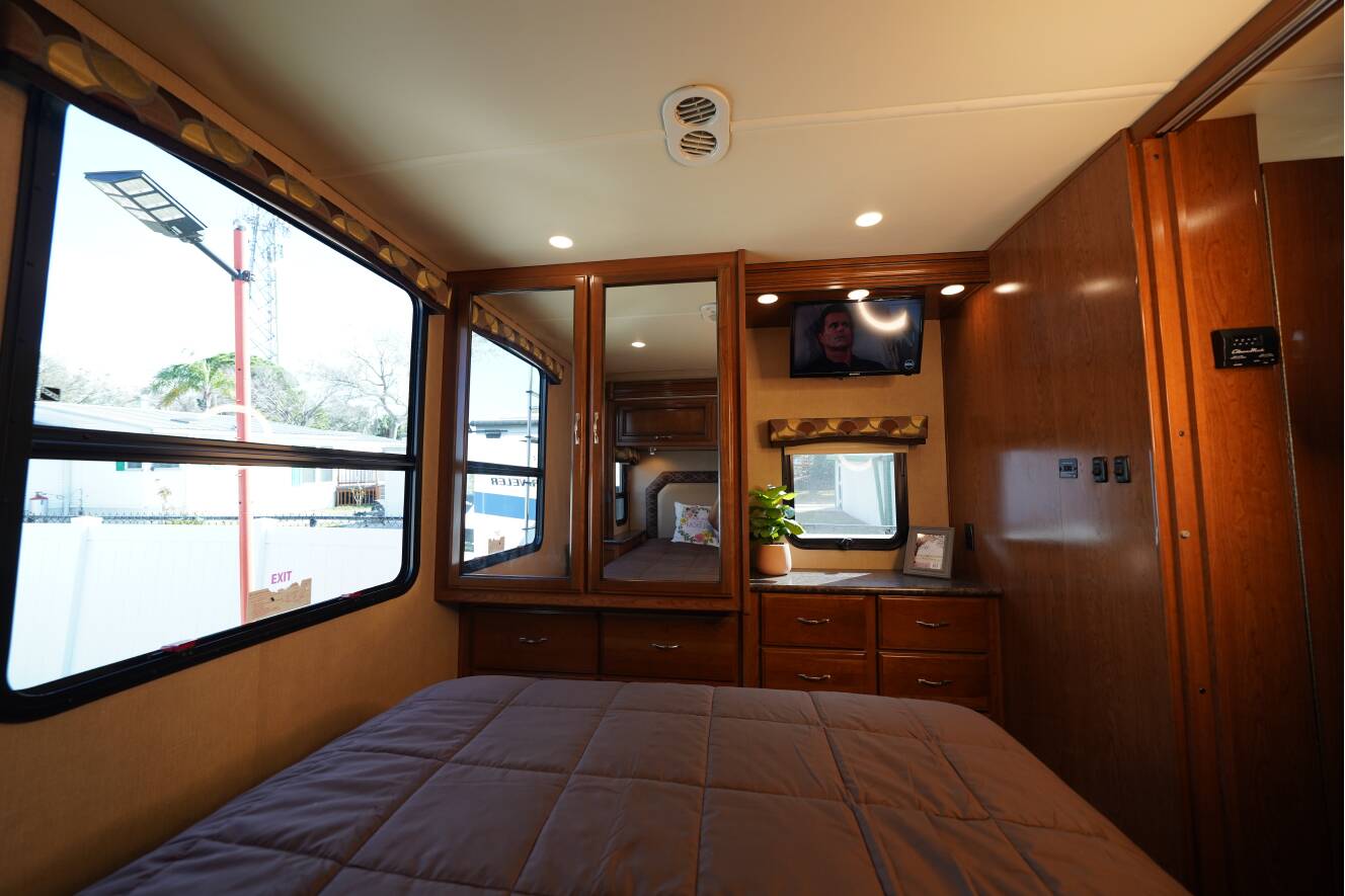 A photo of this 2017 Fleetwood FLAIR 31E