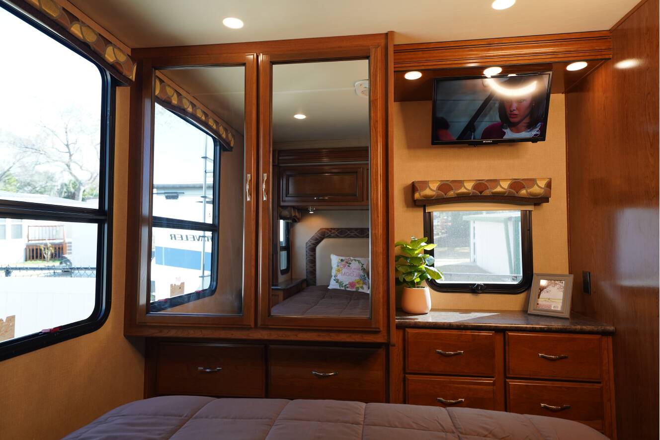 A photo of this 2017 Fleetwood FLAIR 31E