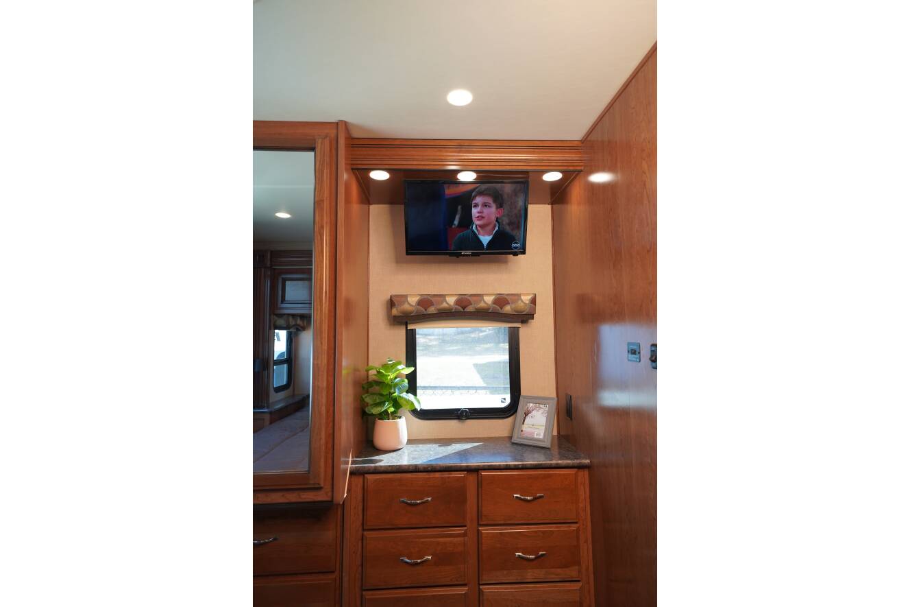 A photo of this 2017 Fleetwood FLAIR 31E