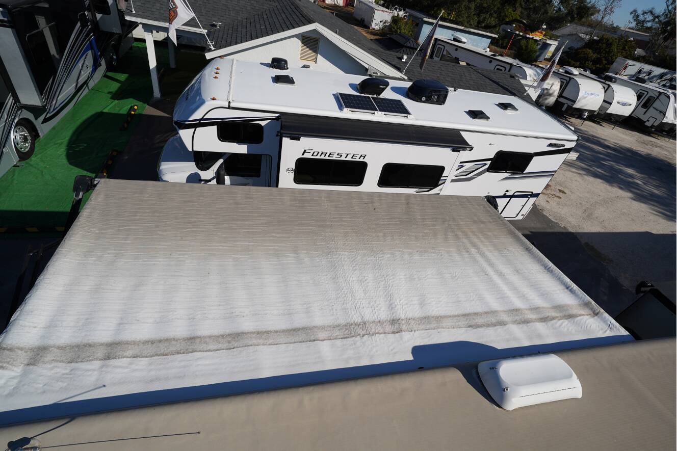 A photo of this 2017 Fleetwood FLAIR 31E