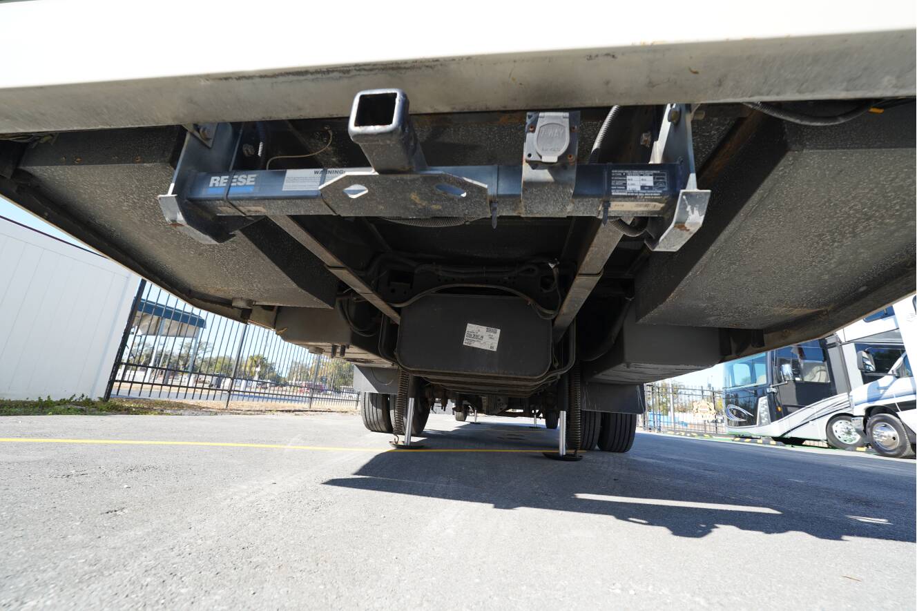 A photo of this 2017 Fleetwood FLAIR 31E