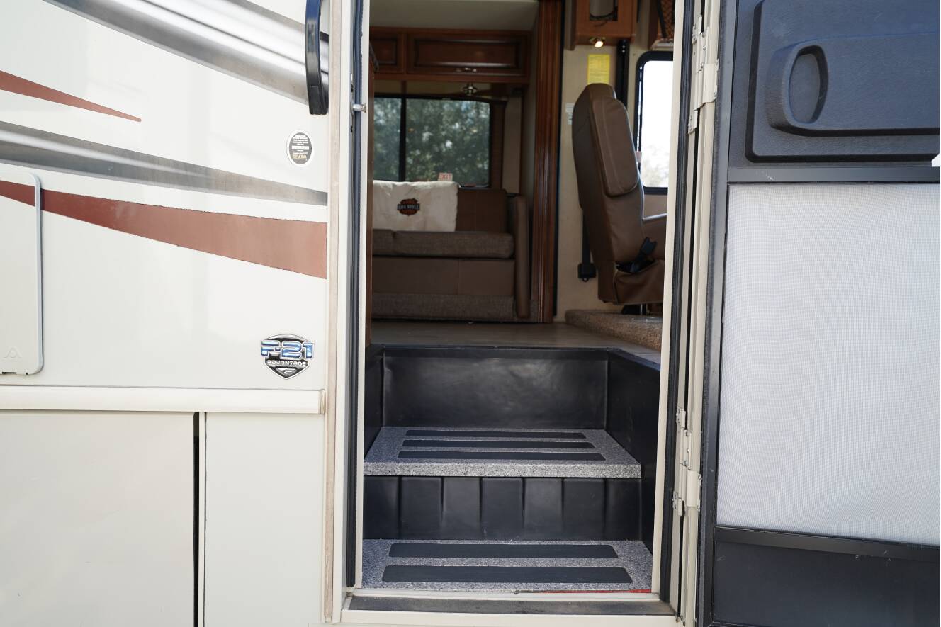 A photo of this 2017 Fleetwood FLAIR 31E