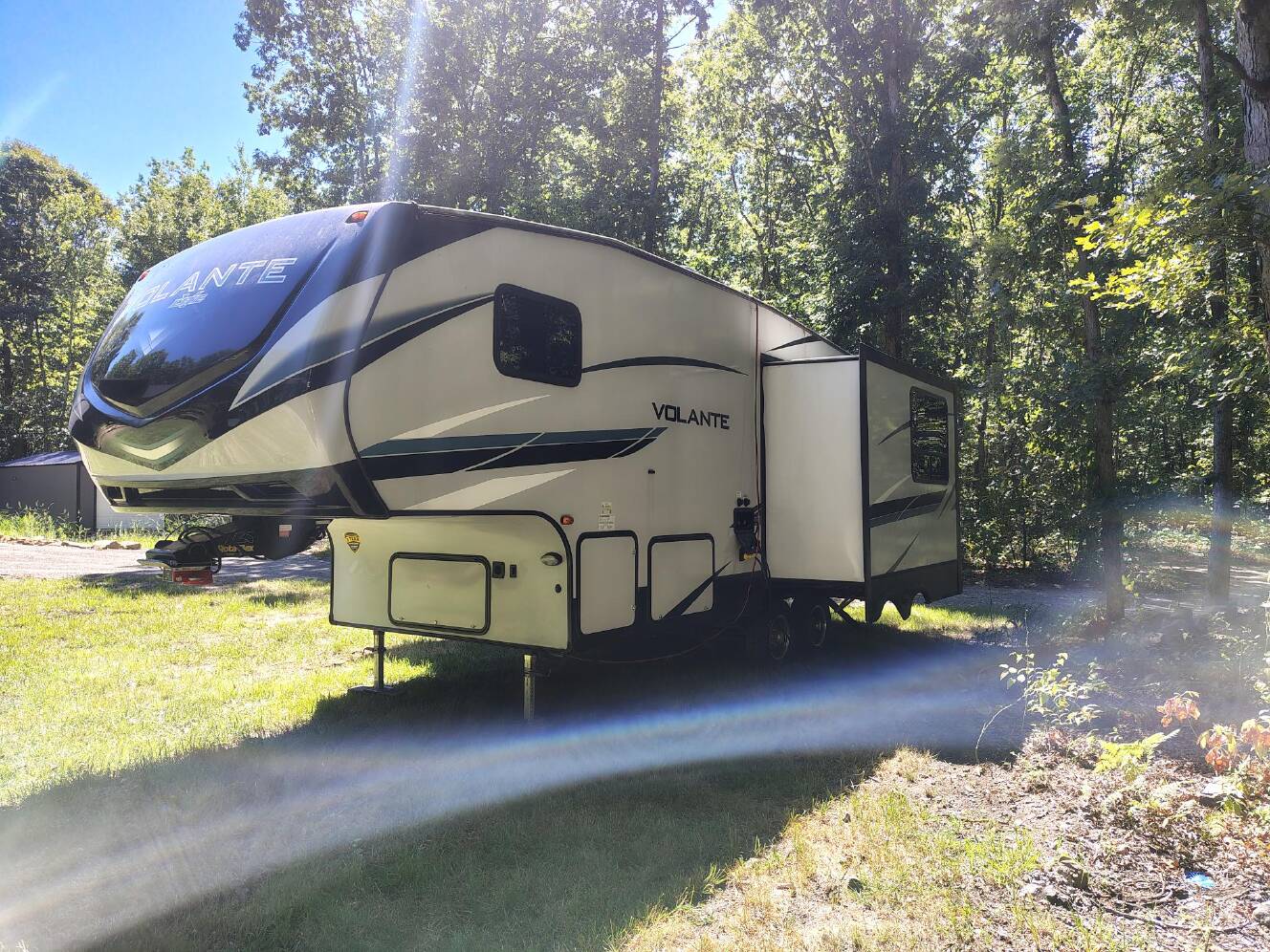 A photo of this 2021 Crossroads VOLANTE VL240RL