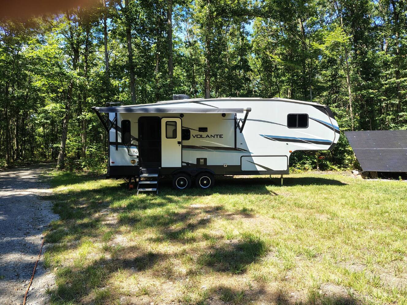A photo of this 2021 Crossroads VOLANTE VL240RL