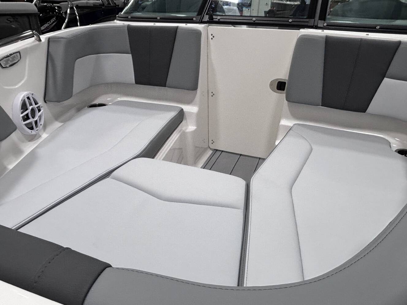 A photo of this 2026 Chaparral 21 SSI SPORT