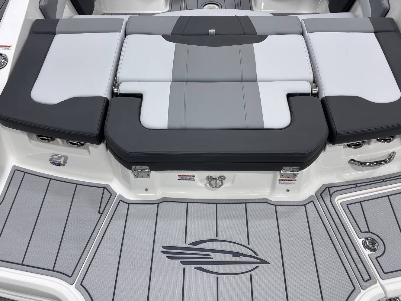 A photo of this 2026 Chaparral 21 SSI SPORT