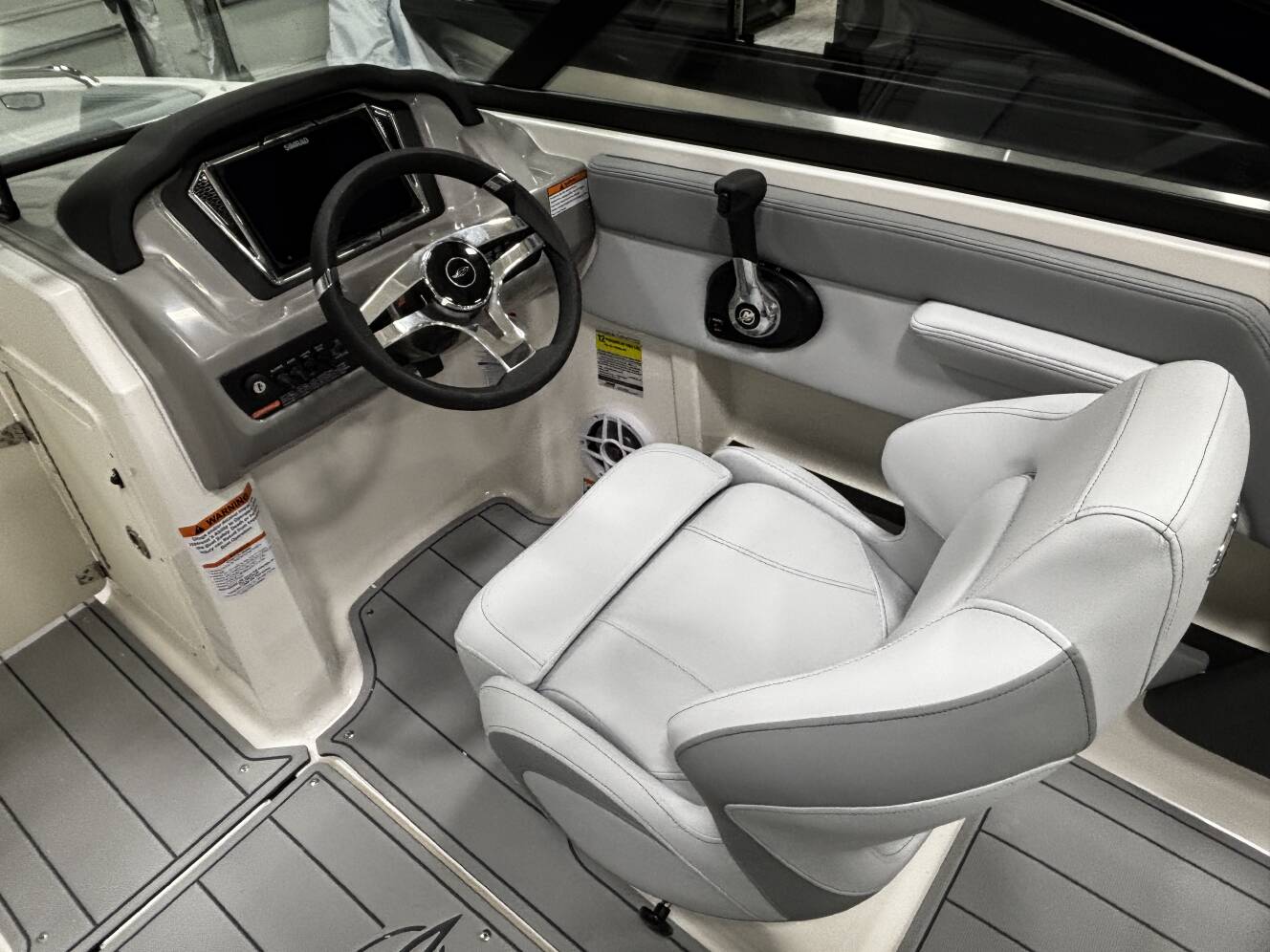 A photo of this 2026 Chaparral 21 SSI SPORT