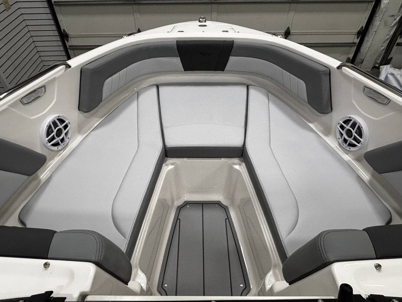 A photo of this 2026 Chaparral 21 SSI SPORT