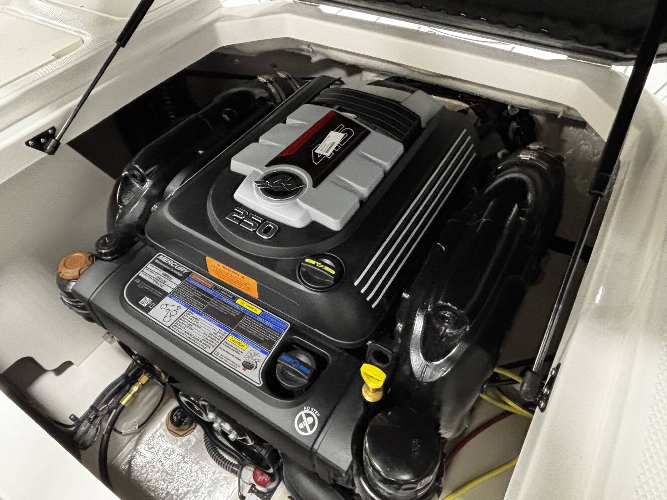 A photo of this 2026 Chaparral 21 SSI SPORT
