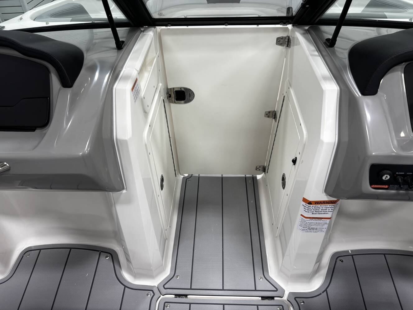 A photo of this 2026 Chaparral 21 SSI SPORT