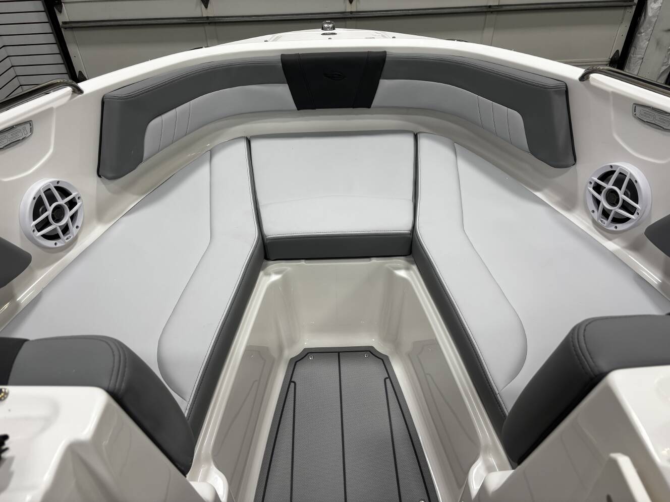 A photo of this 2026 Chaparral 21 SSI SPORT