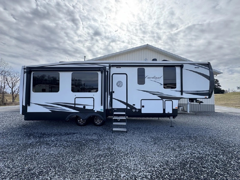2021 FOREST RIVER CARDINAL 3350RLX