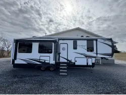 2021 FOREST RIVER CARDINAL 3350RLX