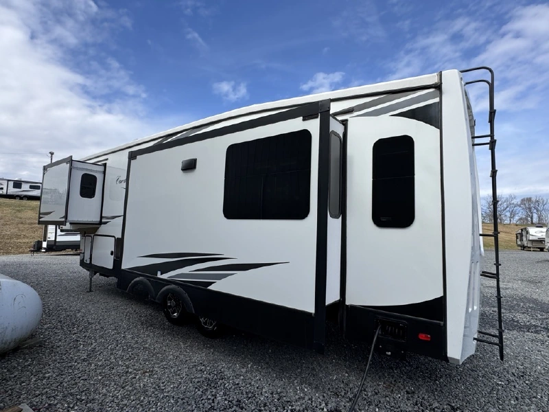 2021 FOREST RIVER CARDINAL 3350RLX