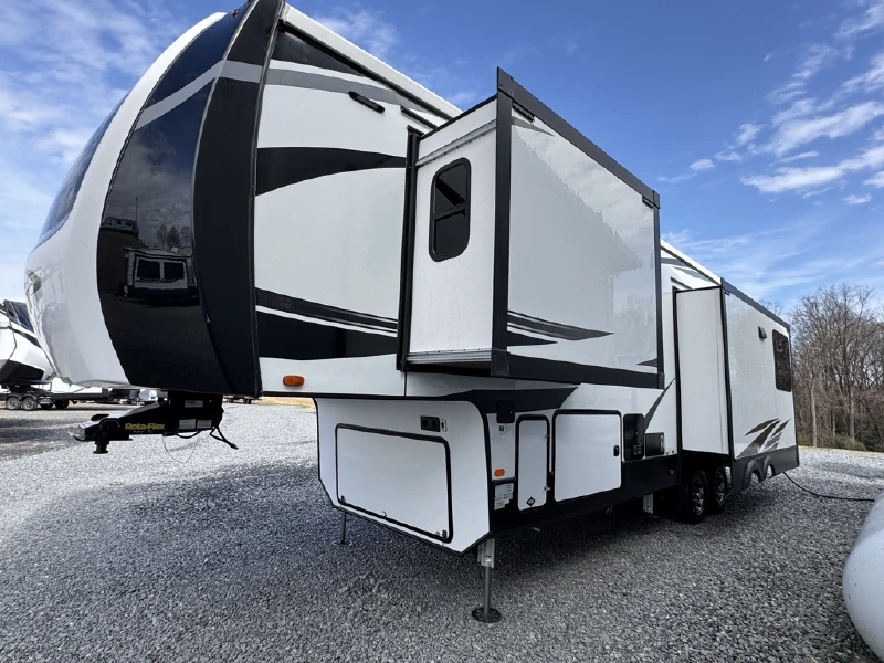 2021 FOREST RIVER CARDINAL 3350RLX